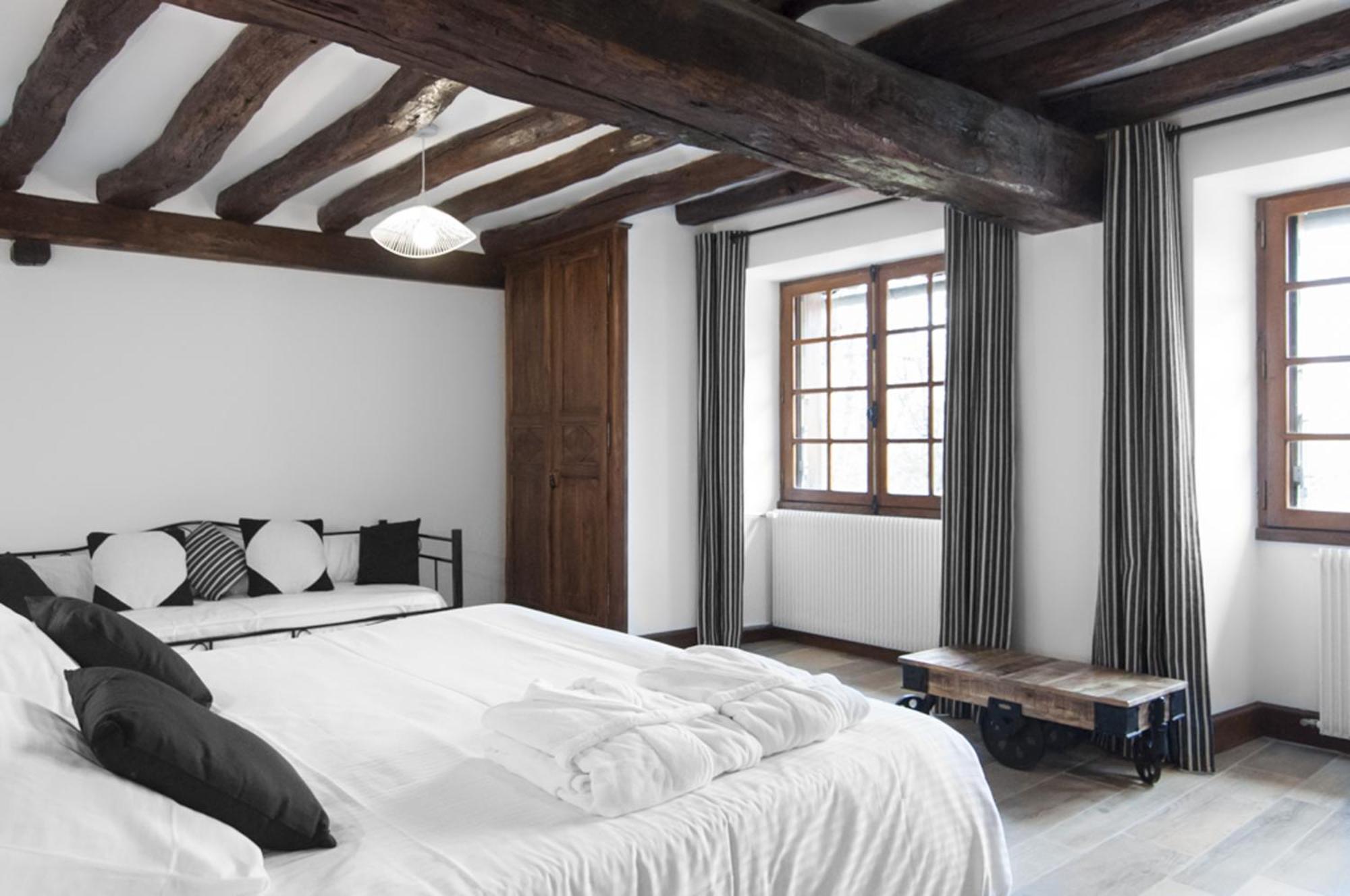 Jardin Des Sens, La Rente D'Eguilly Bed & Breakfast Ngoại thất bức ảnh